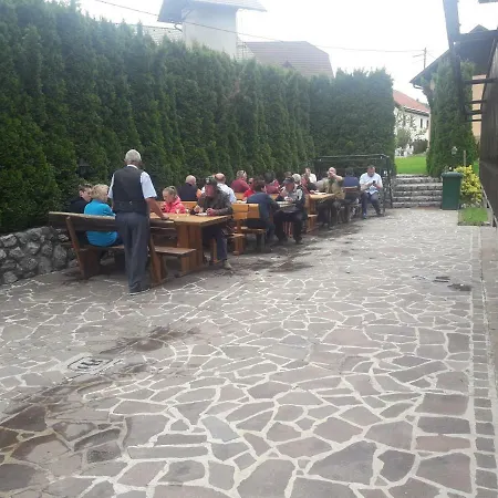 Kemp Turisticna Kmetija Pr Mark -kamp *